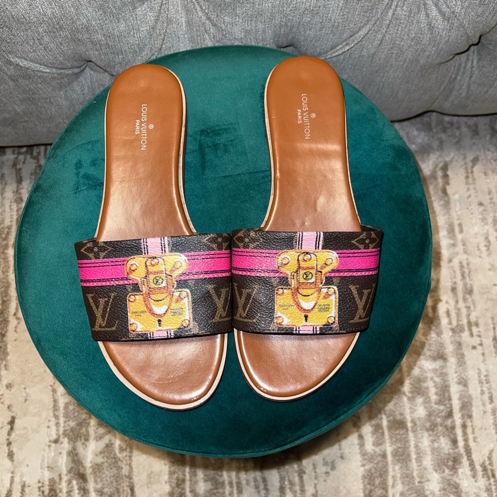 100% leather sandals